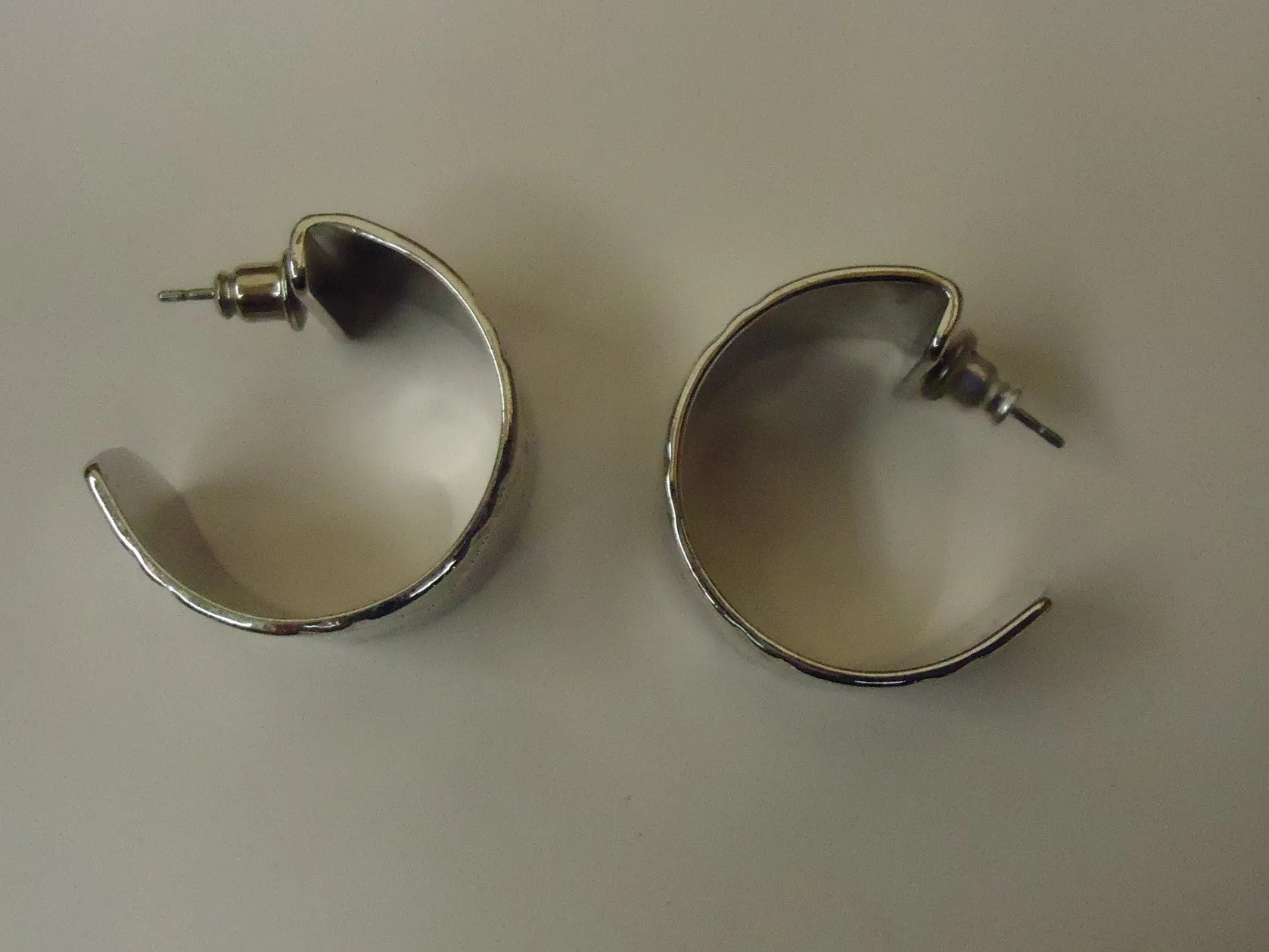 Designer Fashion Earrings Drop/Dangle Metal Female Adult Silver -- Used