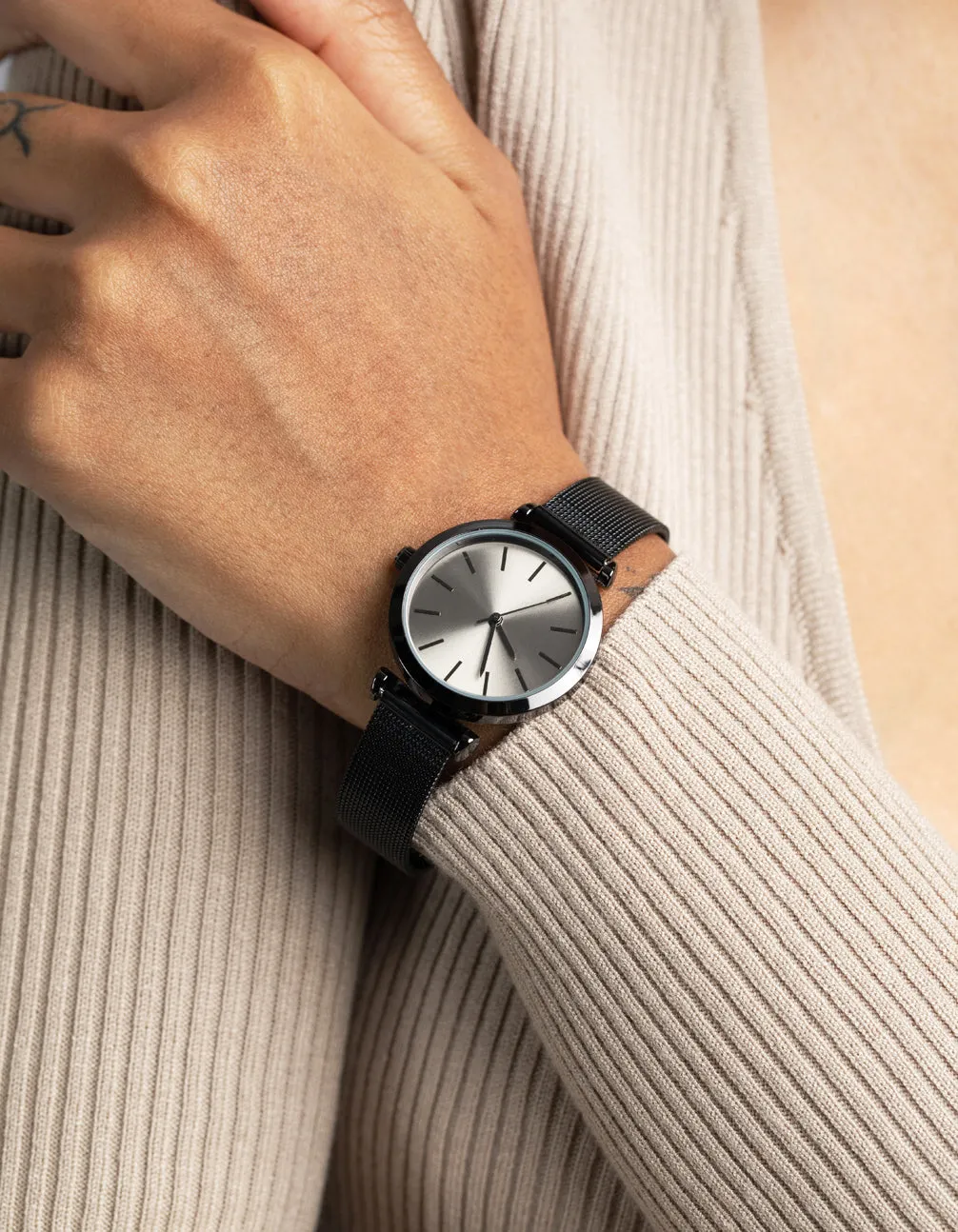 Gunmetal Round Metal Mesh Watch