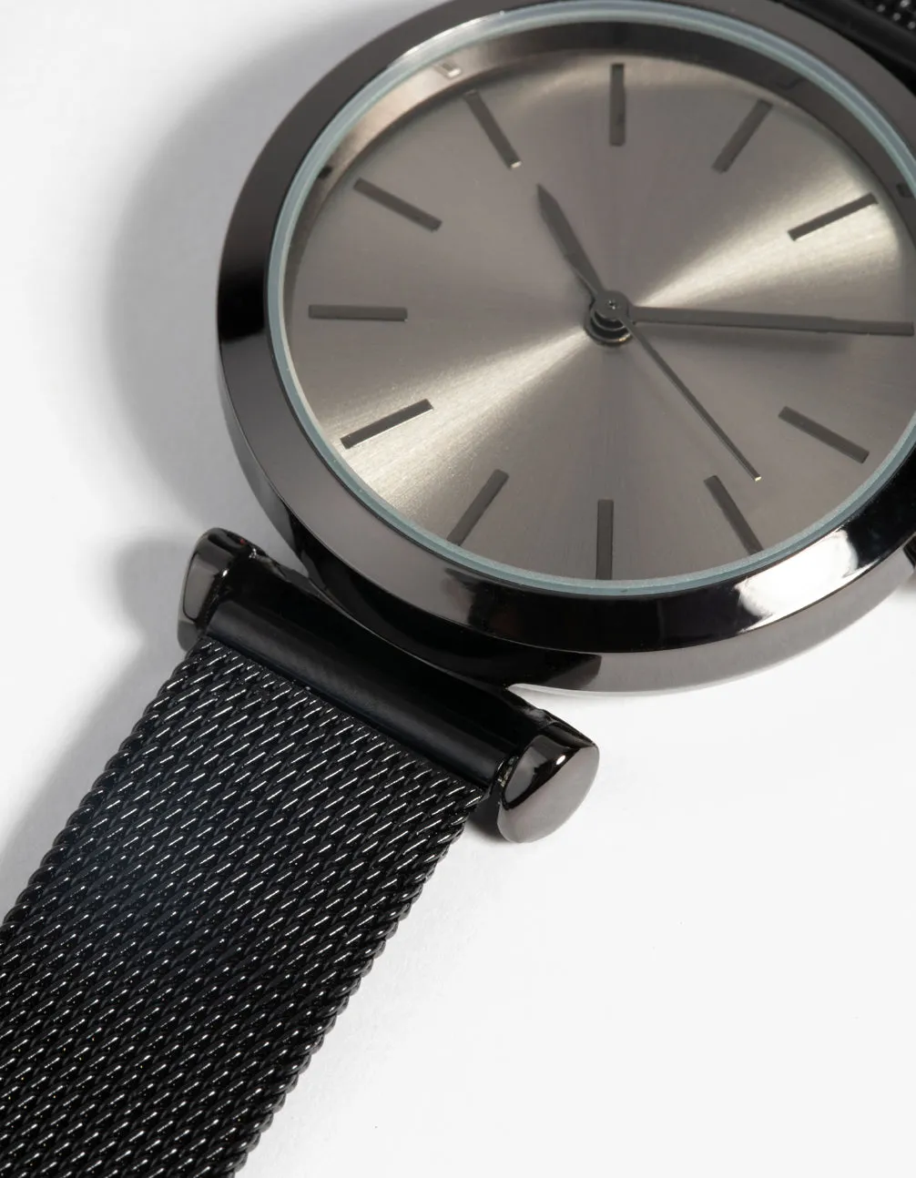 Gunmetal Round Metal Mesh Watch