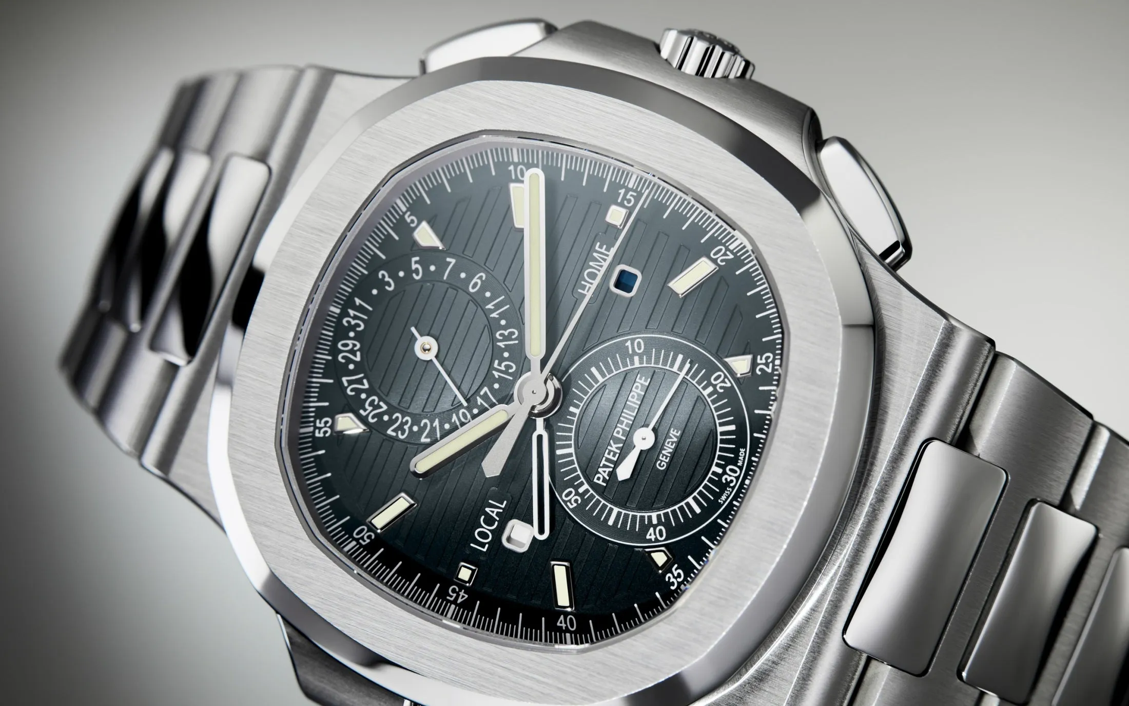 Patek Philippe Nautilus 5990/1A-011 – Stainless Steel, Blue Sunburst Dial Chronograph