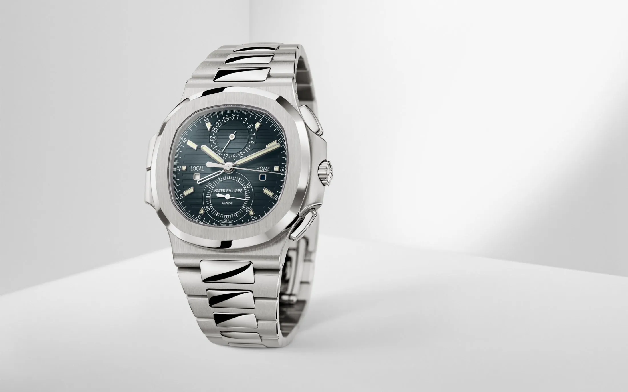 Patek Philippe Nautilus 5990/1A-011 – Stainless Steel, Blue Sunburst Dial Chronograph